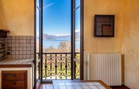 8 pièces maison de campagne à Stresa, Italie. 950,000 €