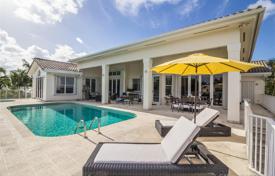 Villa – Coral Gables, Floride, Etats-Unis. $3,090,000