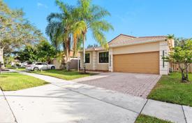 Maison en ville – Pembroke Pines, Broward, Floride,  Etats-Unis. $725,000