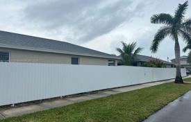Maison en ville – Florida City, Miami, Floride,  Etats-Unis. $620,000