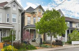 Maison en ville – Brock Avenue, Old Toronto, Toronto,  Ontario,   Canada. C$1,938,000