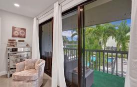 Maison en ville – South Miami, Floride, Etats-Unis. $900,000
