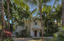 Maison en ville – Miami Beach, Floride, Etats-Unis. $1,950,000