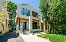 Maison en ville – Rhodes Avenue, Old Toronto, Toronto,  Ontario,   Canada. C$2,301,000