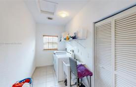 4 pièces maison en ville 285 m² à Fort Lauderdale, Etats-Unis. $799,000