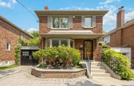 Maison en ville – East York, Toronto, Ontario,  Canada. C$2,375,000