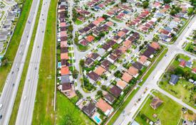 Maison en ville – Homestead, Floride, Etats-Unis. $570,000
