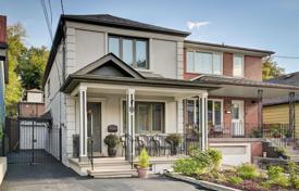 3 pièces maison en ville en York, Canada. C$1,063,000