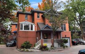 3 pièces maison en ville à Old Toronto, Canada. C$1,780,000