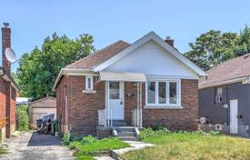 3 pièces maison en ville en York, Canada. C$1,257,000