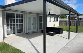Maison en ville – Homestead, Floride, Etats-Unis. $675,000