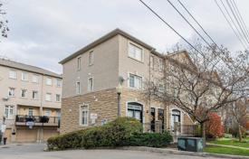 3 pièces maison mitoyenne à East York, Canada. C$1,246,000