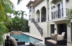 Villa – Key Biscayne, Floride, Etats-Unis. $2,575,000